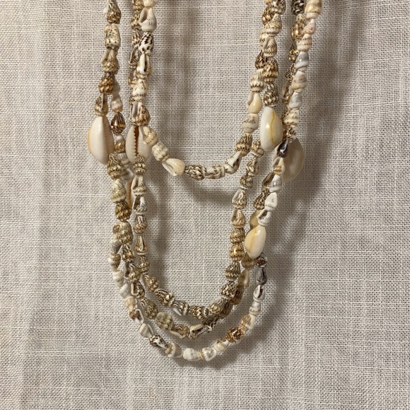 Vintage 4 Strand Sea Shell Necklace - Picture 3 of 7